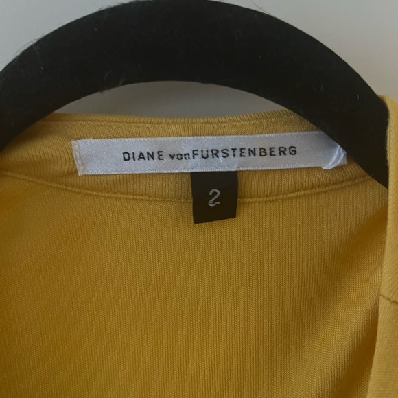Diane von Furstenberg Wrap Dress size 2 - Picture 3 of 5